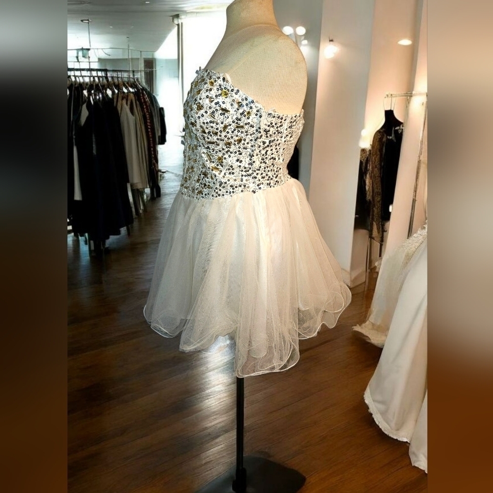 Deb Strapless White and Gold Dress. Size 22. Chiffon Flare Skirt - Picture 4 of 12